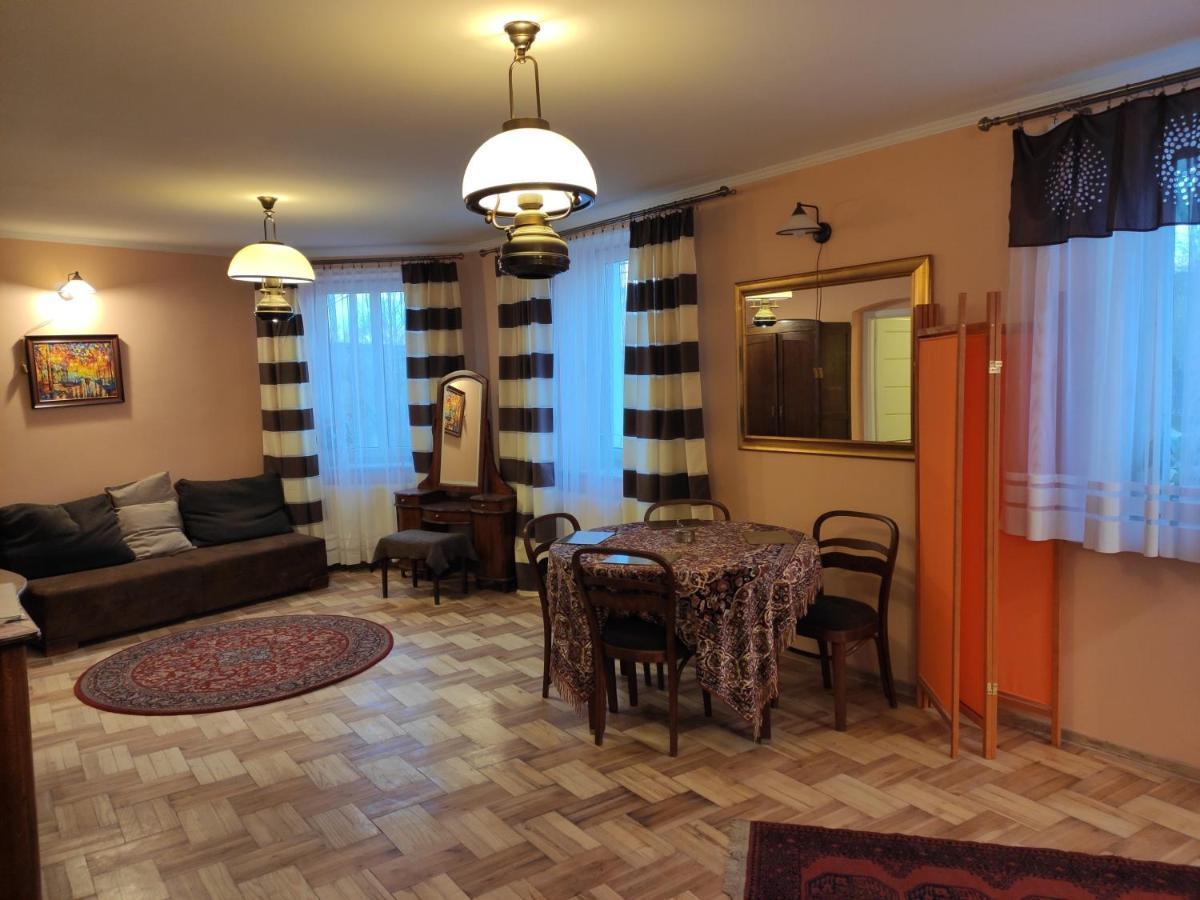 Dom Pod Zegarem Apartment แชมิตช์ ภายนอก รูปภาพ