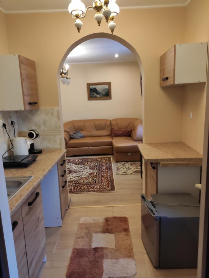 Dom Pod Zegarem Apartment แชมิตช์ ภายนอก รูปภาพ