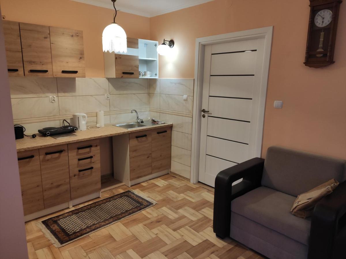 Dom Pod Zegarem Apartment แชมิตช์ ภายนอก รูปภาพ