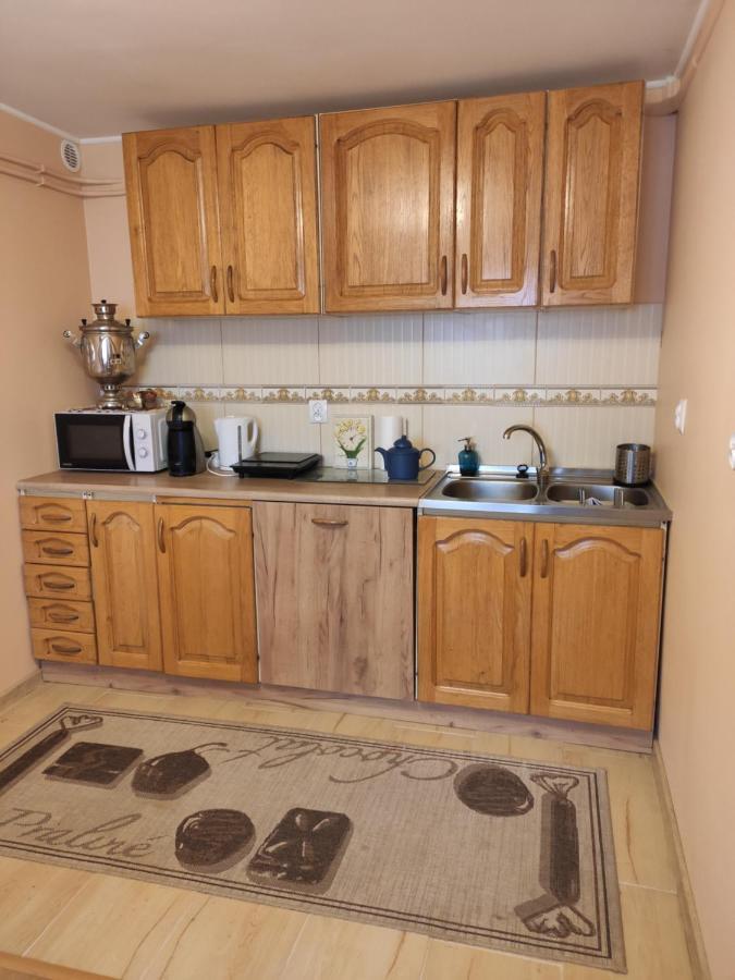 Dom Pod Zegarem Apartment แชมิตช์ ภายนอก รูปภาพ