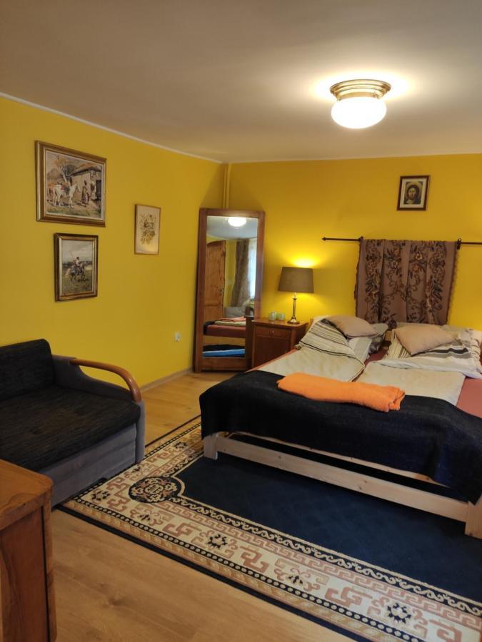 Dom Pod Zegarem Apartment แชมิตช์ ภายนอก รูปภาพ