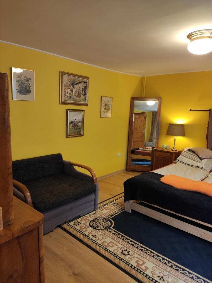 Dom Pod Zegarem Apartment แชมิตช์ ภายนอก รูปภาพ